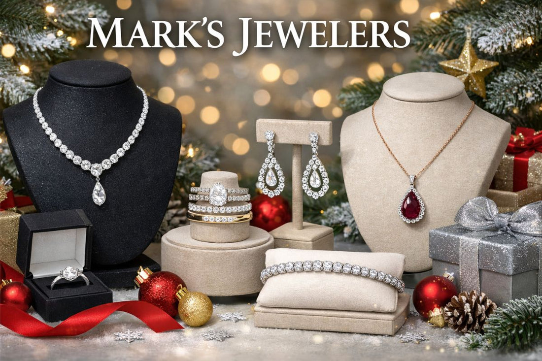 Holiday jewelry gift display