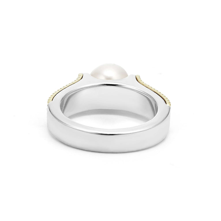 Sterling silver ring with white pearl.