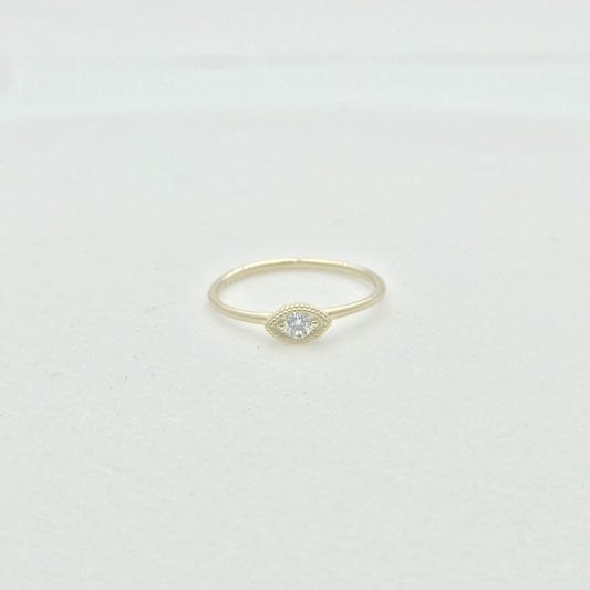 18K yellow gold ring with central diamond.