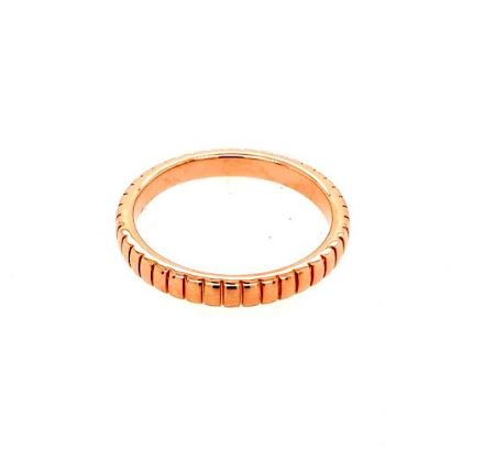 Carved rose gold band, textured finish.