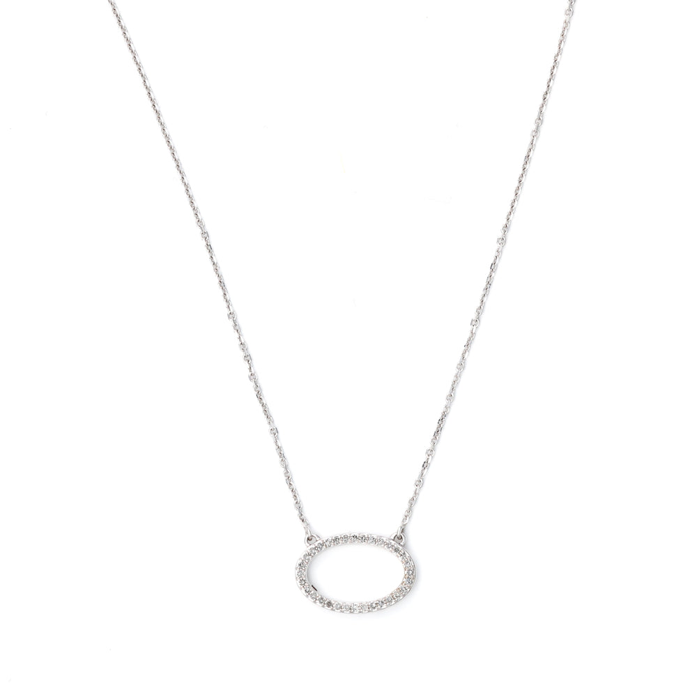 Oval diamond necklace in white gold.
