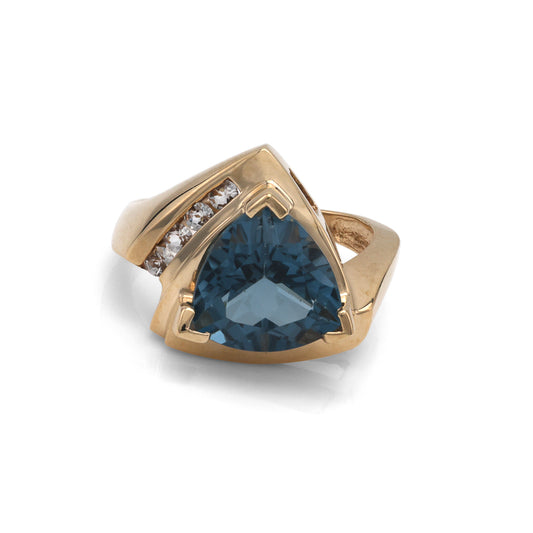 Marks Estate Dept 1 Trillian Blue Topaz Color Gemstone Ring in 10 Karat Yellow Gold with 1 Trillian Blue Topaz 4.30ctw