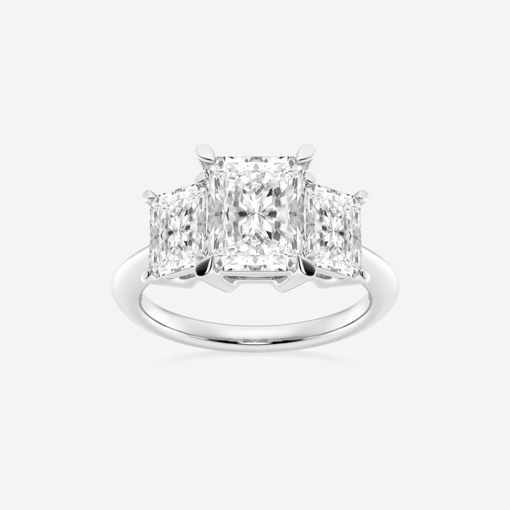 Three-stone diamond ring in white gold.