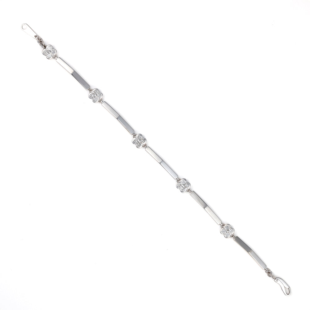 14K white gold bracelet with round diamonds