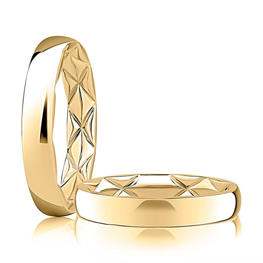 Carved 14K yellow gold ring, star pattern.