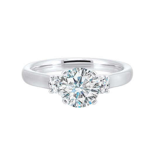 Three-stone diamond ring in white gold.