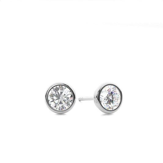 18K white gold round diamond stud earrings.