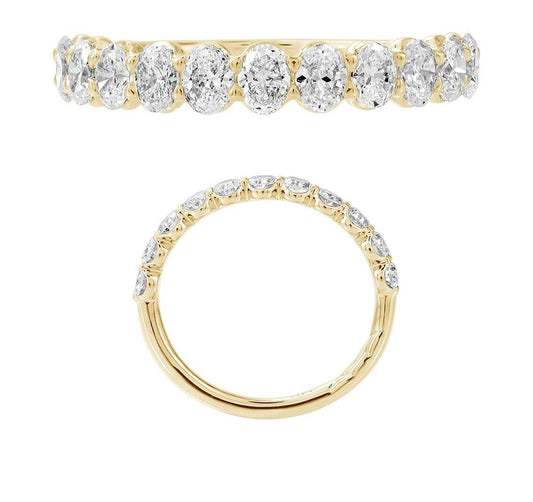Oval diamond band in yellow gold.