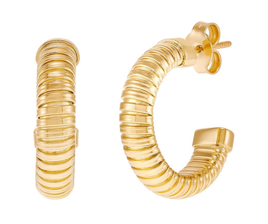 Polished ribbed 14K yellow gold hoop earrings.