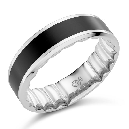 Polished white gold band with carved edges.