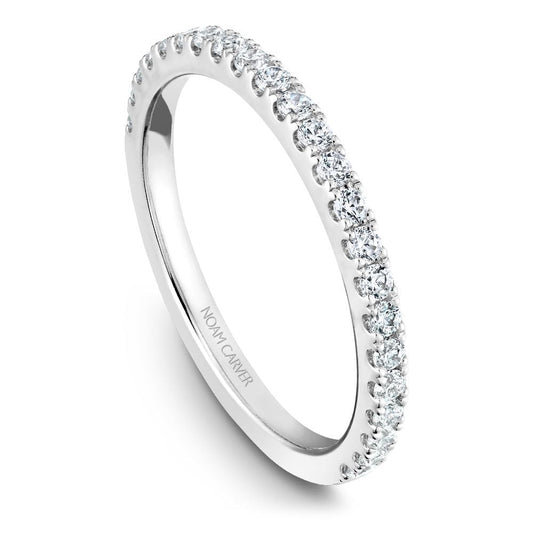 Diamond band with round stones in white gold.