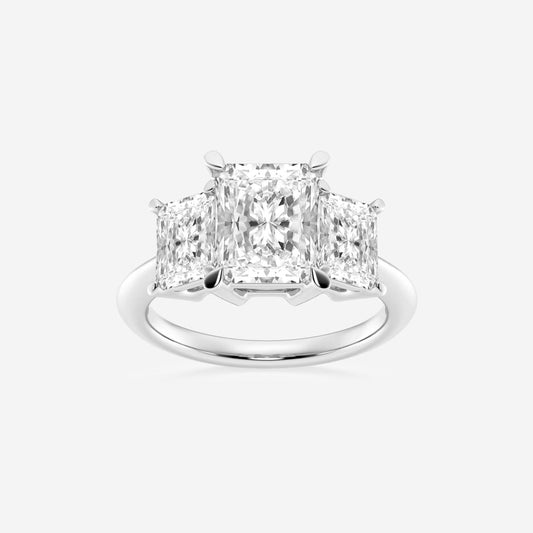 Three-stone diamond ring in white gold.