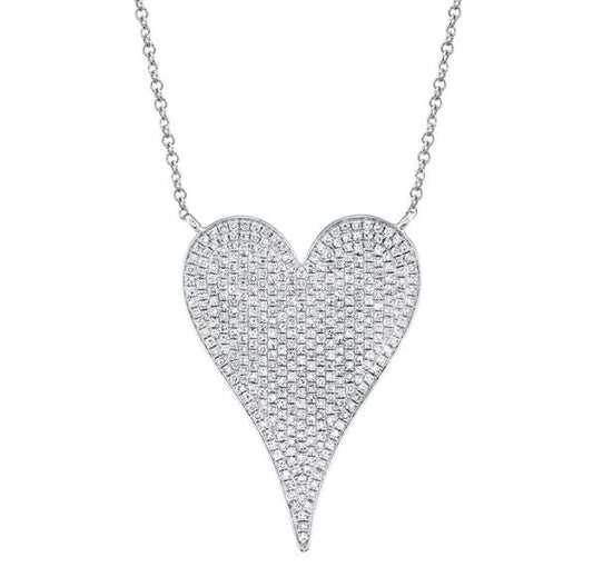 Heart-shaped diamond necklace in white gold.
