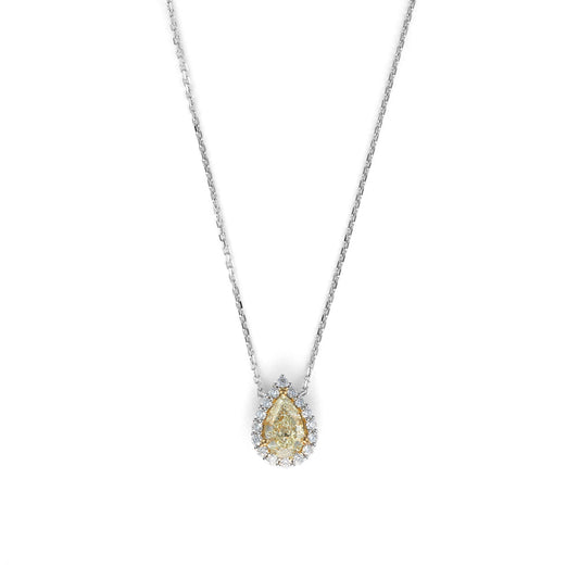 Pear-shaped diamond necklace in white gold.