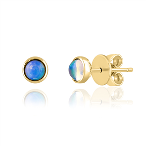 Opal stud earrings in yellow gold.