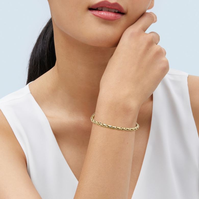 14K yellow gold round wheat bracelet.