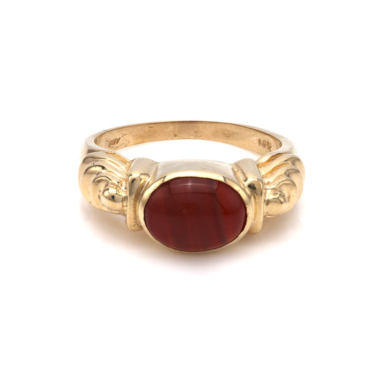 Carnelian gemstone ring in yellow gold.