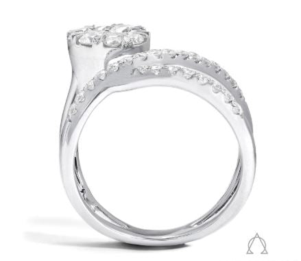 Diamond cluster ring, 18K white gold, elegant design.