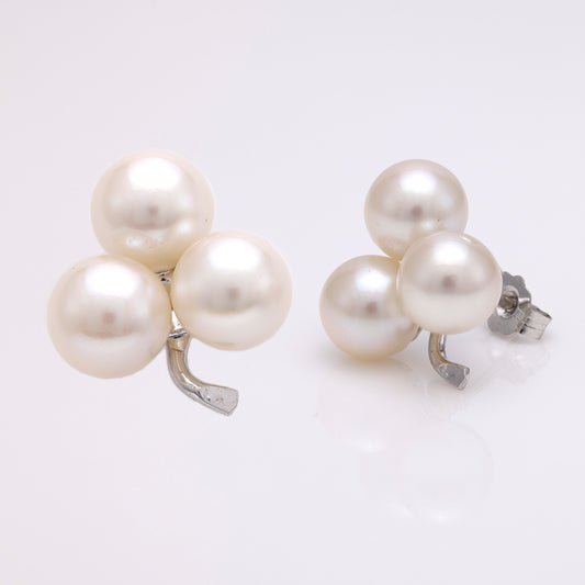 Akoya pearl stud earrings in white gold.