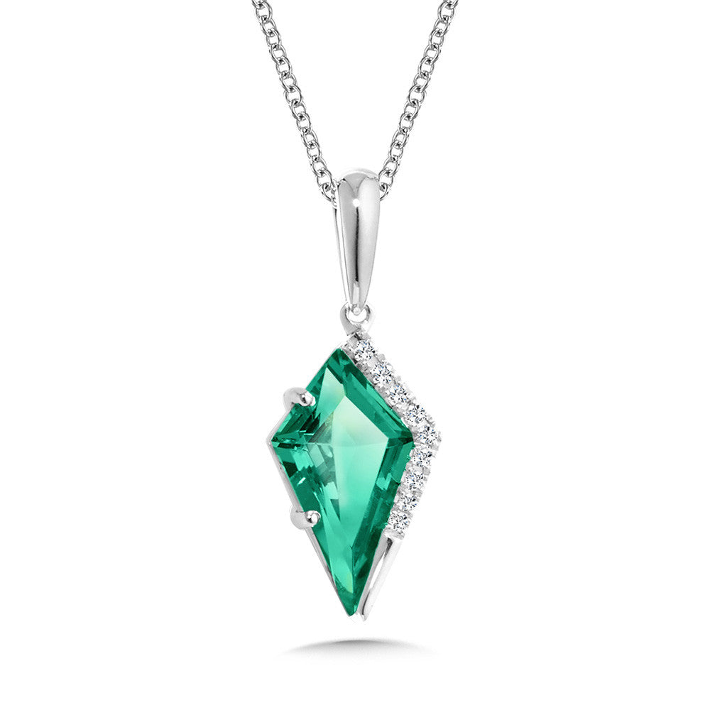 Kite-shaped quartz necklace in yellow gold.