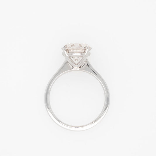 Lab-grown diamond ring in white gold.