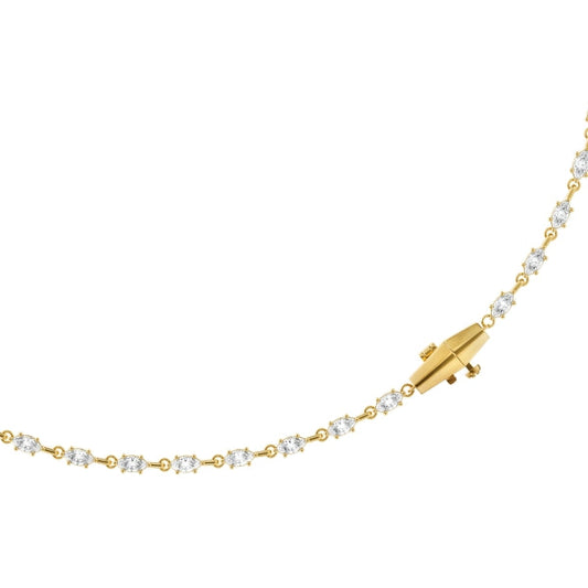 Diamond necklace with yellow gold chain.