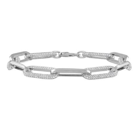 Paperclip design bracelet with round diamonds.
