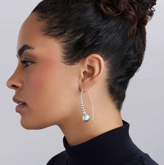 Sterling silver polished drop earrings.