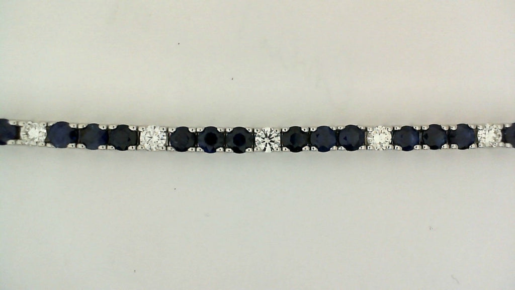 Sapphire and diamond bracelet in white gold.
