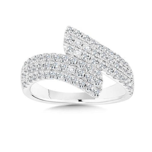 Diamond fashion ring in white gold.