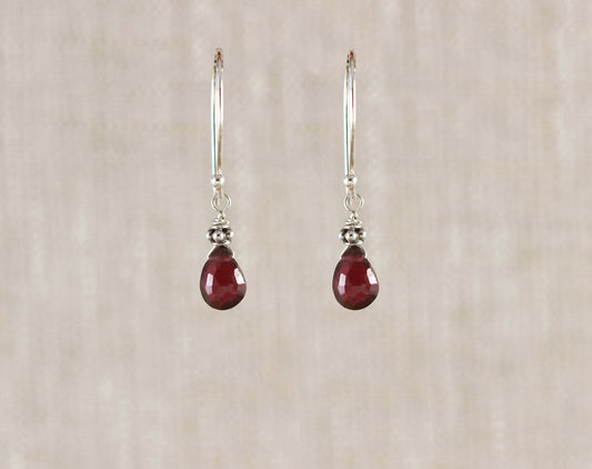 Tear drop rhodolite garnet silver earrings.