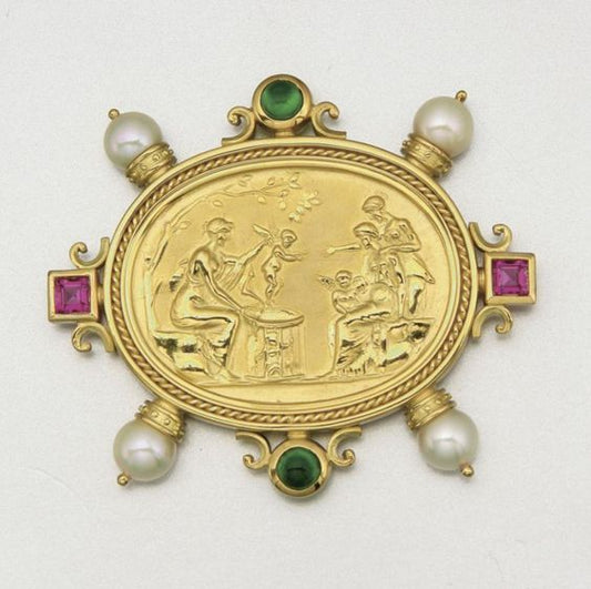 18K gold brooch with pearls, tourmalines.