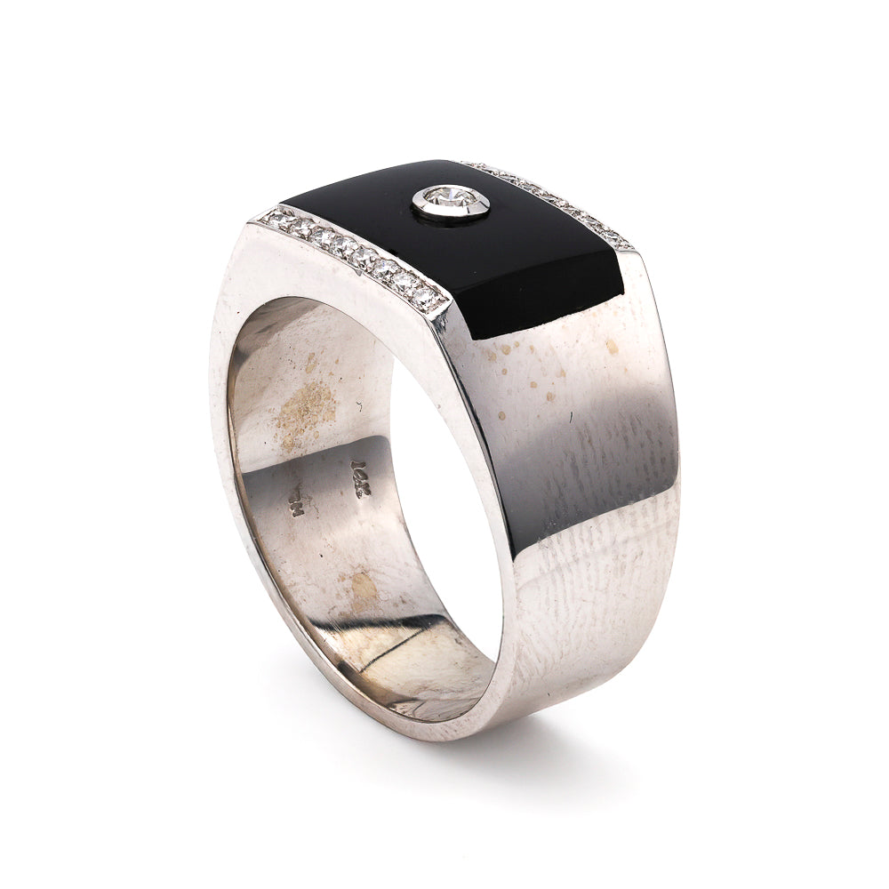 14K white gold ring with onyx.