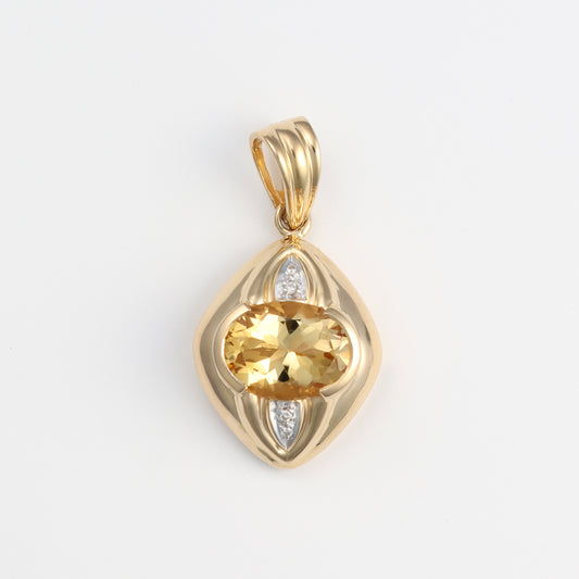 18K gold pendant with oval citrine.