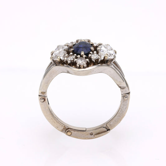 Oval sapphire ring with diamonds, white gold.