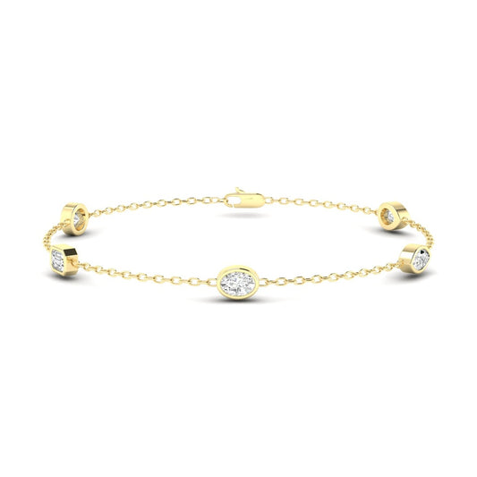 Yellow gold bracelet with lab-grown diamonds.