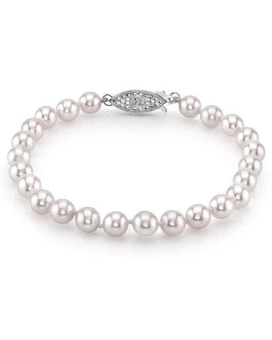 Pearl strand bracelet with white gold clasp.