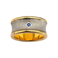 Gold-plated ring with blue princess-cut sapphire.