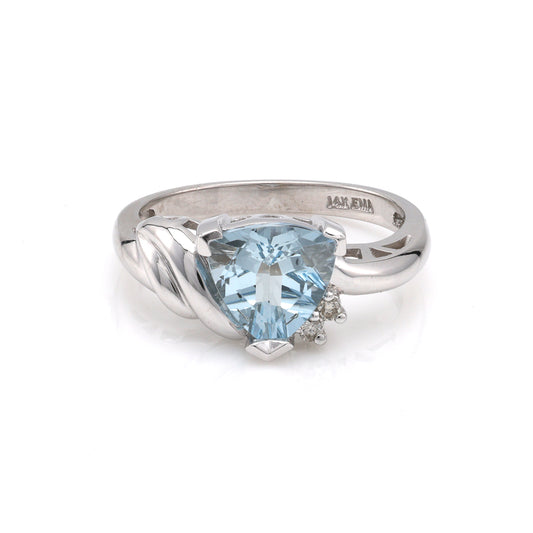 ReMarkable Estate Triangular Aquamarine Color Gemstone Ring in 14 Karat White Gold with 2.35ctw Aquamarine