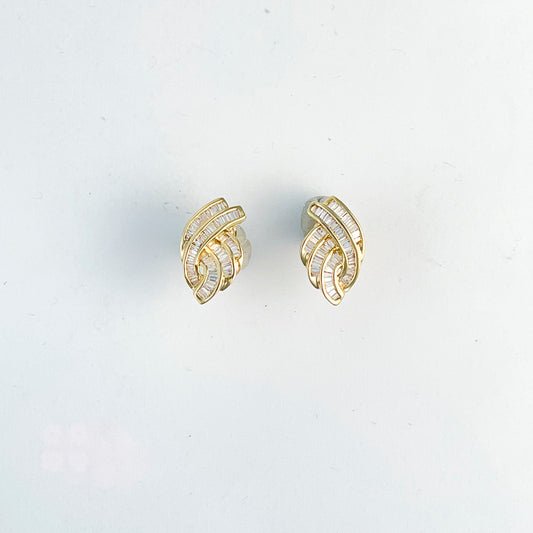 ReMARKable Estate Natural Diamond Earrings in 14 Karat Yellow Gold with 1.00ctw H/I SI2-I1 Baguette Diamonds