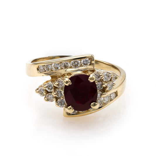 Ruby and diamond ring in yellow gold.