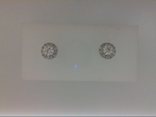 18K white gold diamond stud earrings.