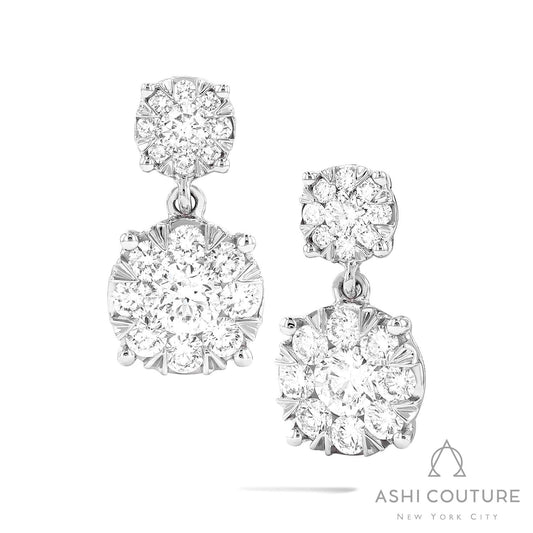 Dangle earrings with round diamonds in white gold.