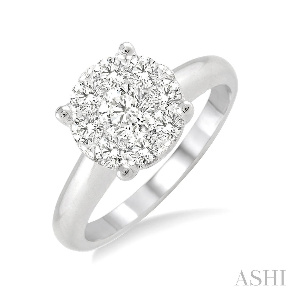 Solitaire diamond ring with round diamonds.