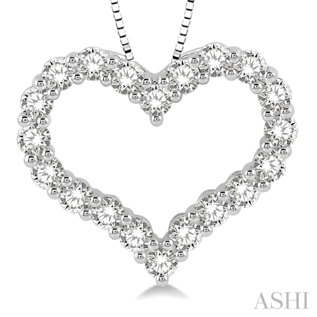 Heart-shaped diamond necklace in white gold.