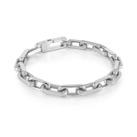 Stainless steel oval link bracelet.