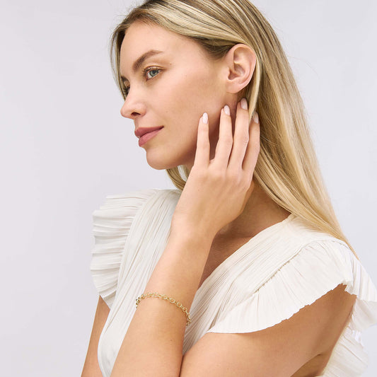 14K yellow gold oval link bracelet.