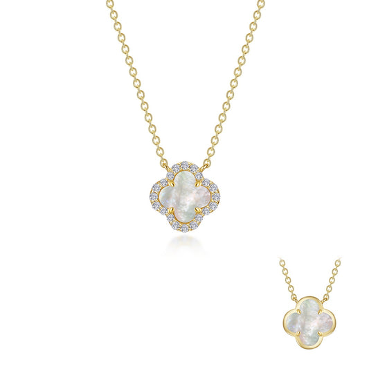 Clover-shaped mother of pearl necklace with diamonds.