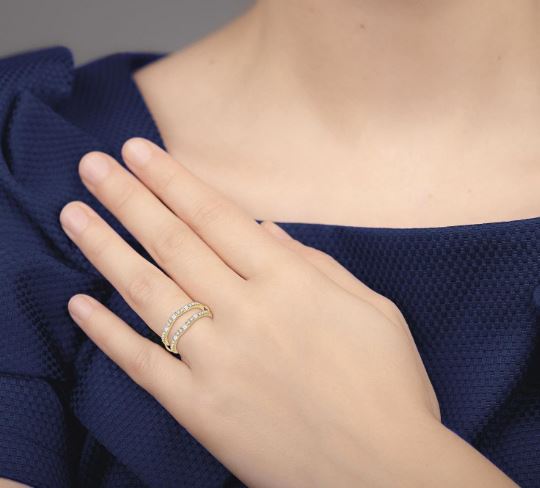 Diamond band with various shapes in white gold.