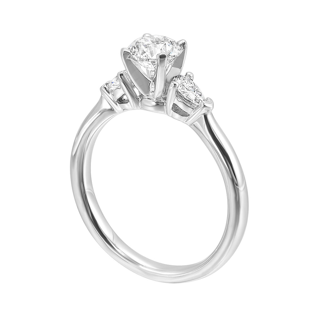 Three-stone diamond ring in white gold.